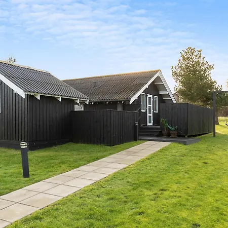 3 Bedroom In Holiday home *